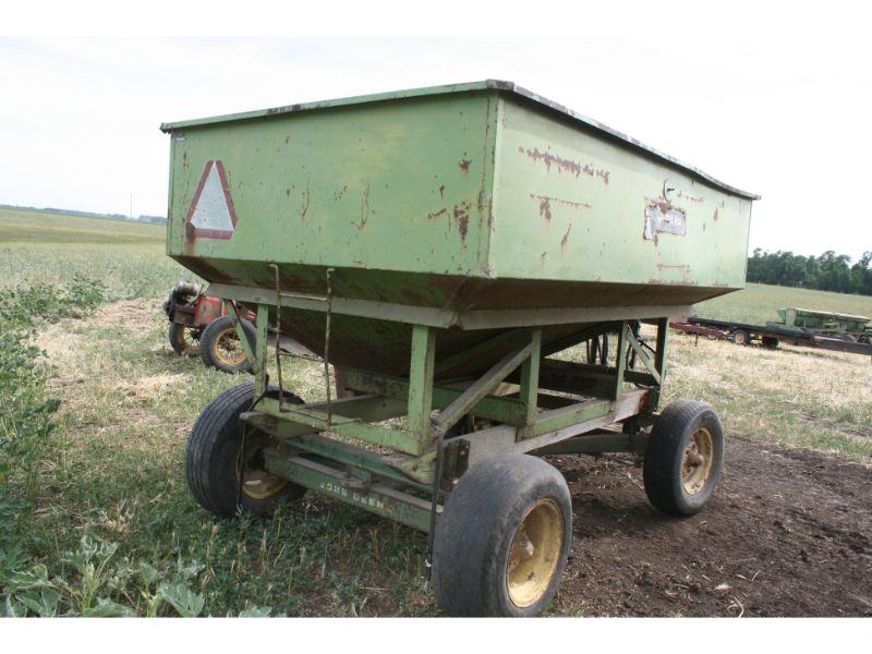 Parker 150 Bu. Gravity Wagon on JD Gear w/ Hyd. Drill Fill