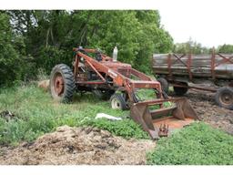 M Farmall Tractor w/ NF, Farmhand Loader – NR