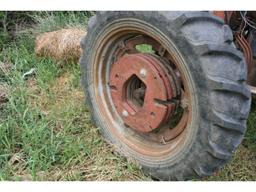 M Farmall Tractor w/ NF, Farmhand Loader – NR