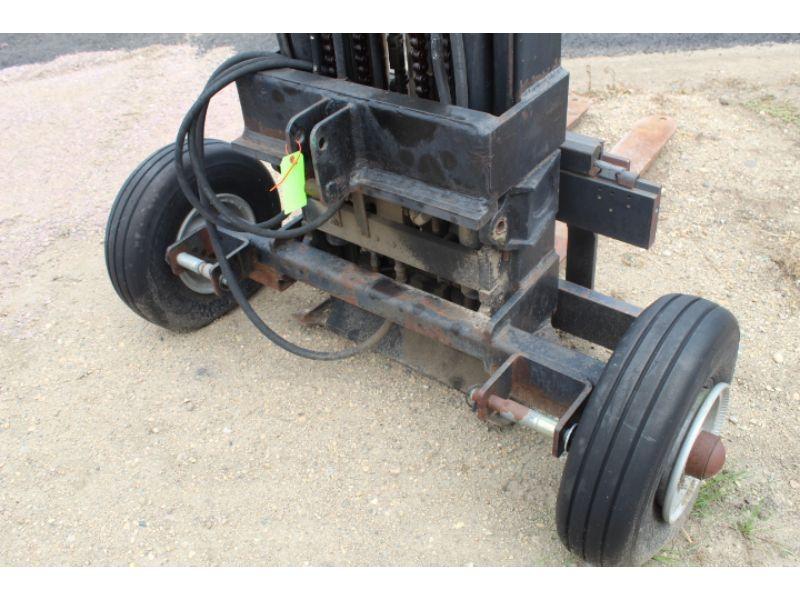 Clark 3 pt. ForkLift