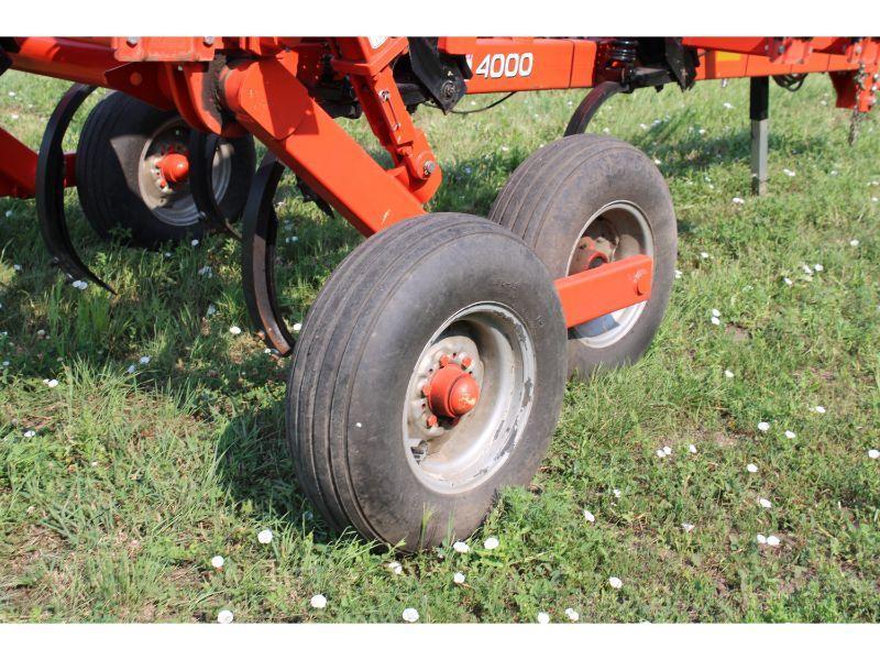Kuhn Krause #4000 17 Ft. Chisel Plow