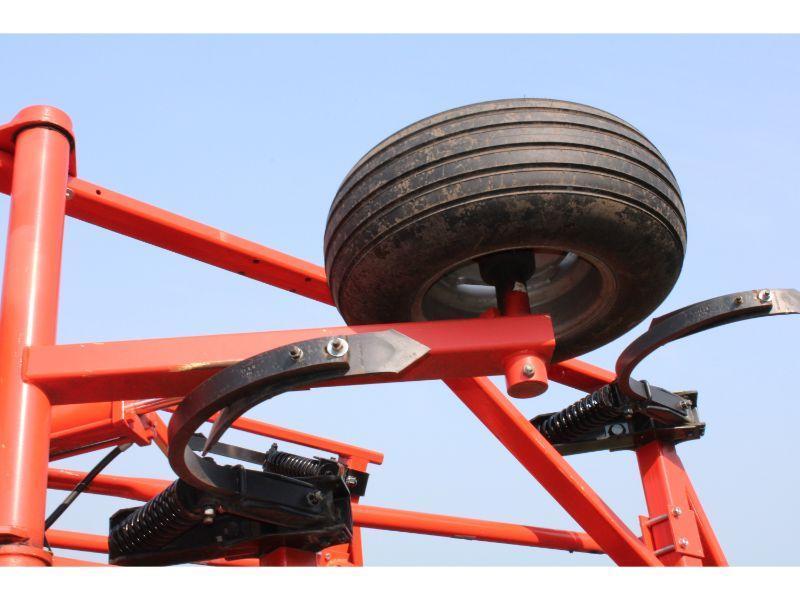 Kuhn Krause #4000 17 Ft. Chisel Plow