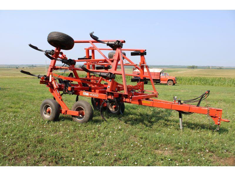 Kuhn Krause #4000 17 Ft. Chisel Plow