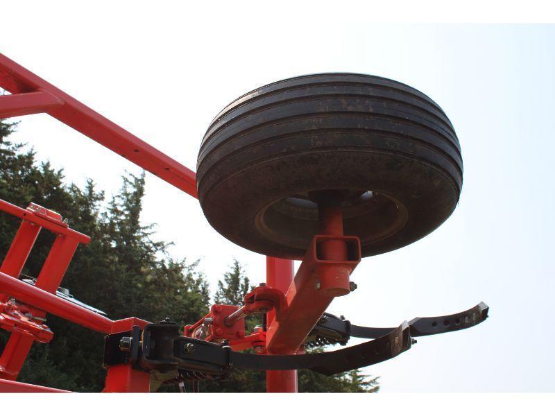 Kuhn Krause #4000 17 Ft. Chisel Plow