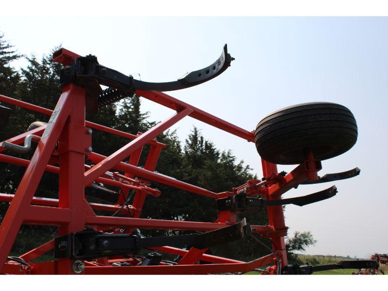 Kuhn Krause #4000 17 Ft. Chisel Plow