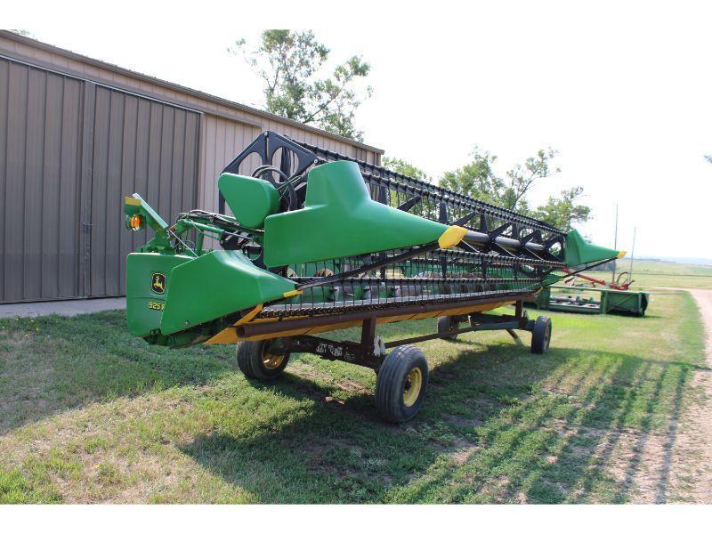 JD 925F Full Finger Flex Bean Head w/Fore & Aft on Head Trailer