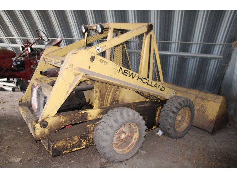 NH L775 Skidloader w/7 Ft. Bucket (Not Running);