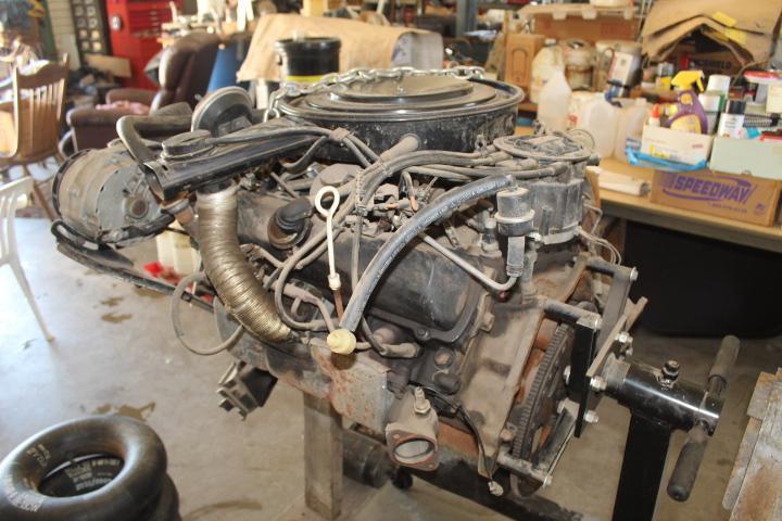 Small Block Oldsmobile Engine - 305 or 307 - Good