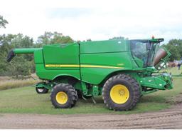 JD S680 STS Pro Drive Combine