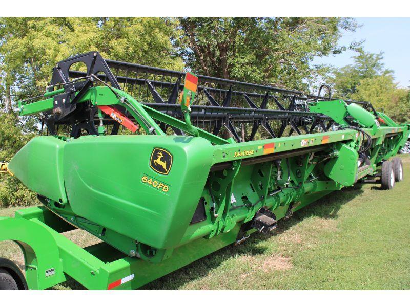 JD 640FD Hydraulic Flex 40 Ft. Draper Bean Head