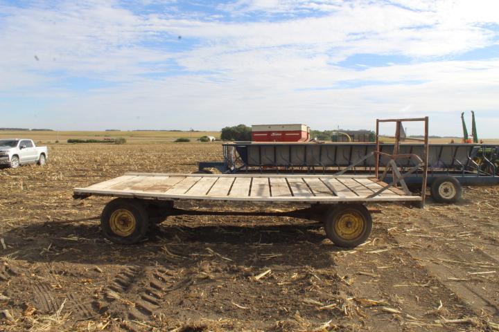 Hay Rack w/ JD Running Gear