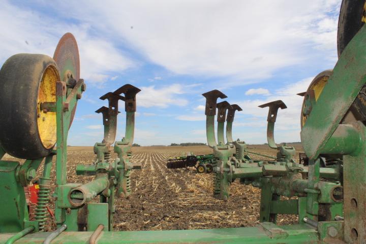 JD 85 8RW Cultivator