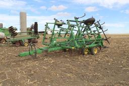 JD 980 26' Field Cultivator