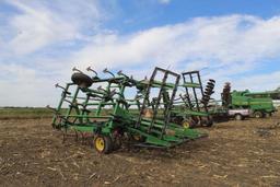 JD 980 26' Field Cultivator