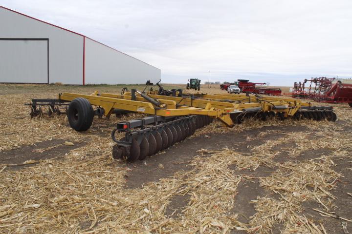 EZEE-On MFG Mdl. 3800 35 Ft. Disk, SN: 21248
