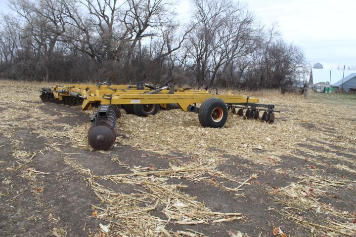 EZEE-On MFG Mdl. 3800 35 Ft. Disk, SN: 21248
