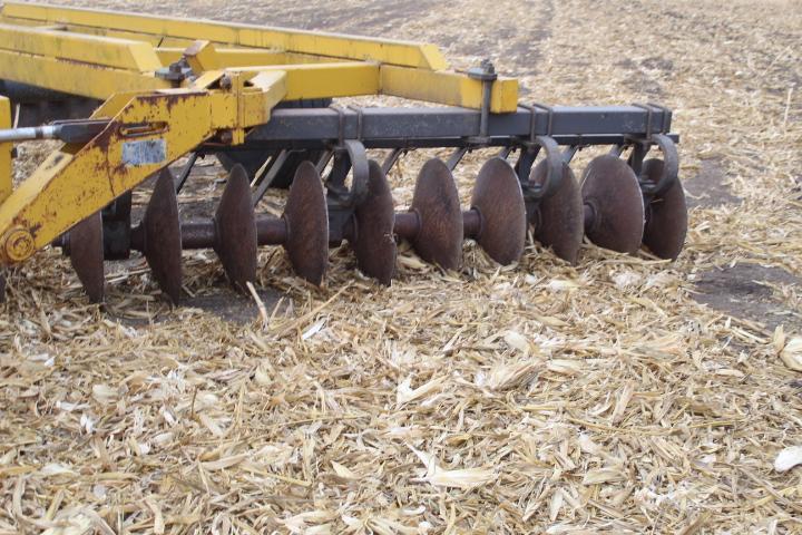 EZEE-On MFG Mdl. 3800 35 Ft. Disk, SN: 21248