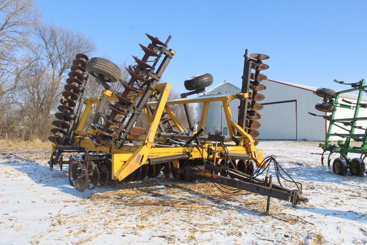 EZEE-On MFG Mdl. 3800 35 Ft. Disk, SN: 21248