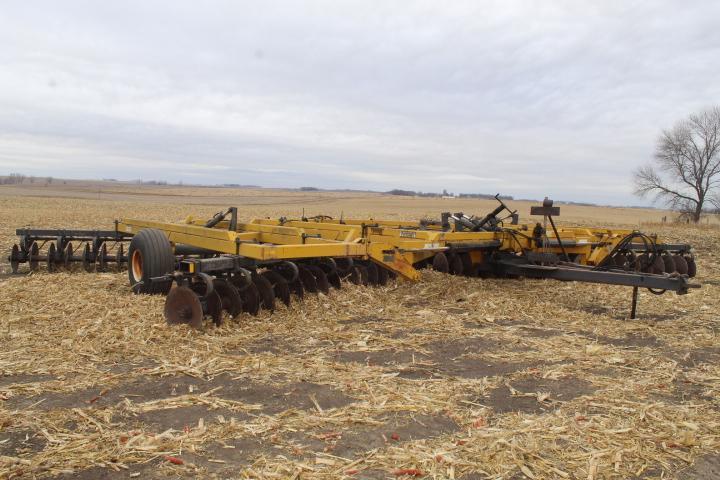 EZEE-On MFG Mdl. 3800 35 Ft. Disk, SN: 21248