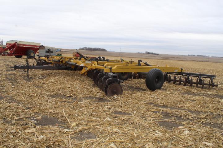 EZEE-On MFG Mdl. 3800 35 Ft. Disk, SN: 21248
