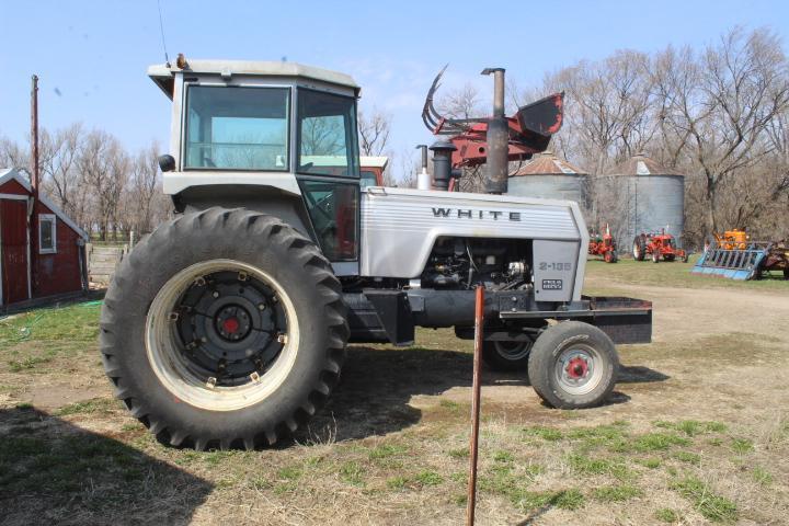 White 2-135 Field Boss Tractor w/ Cab