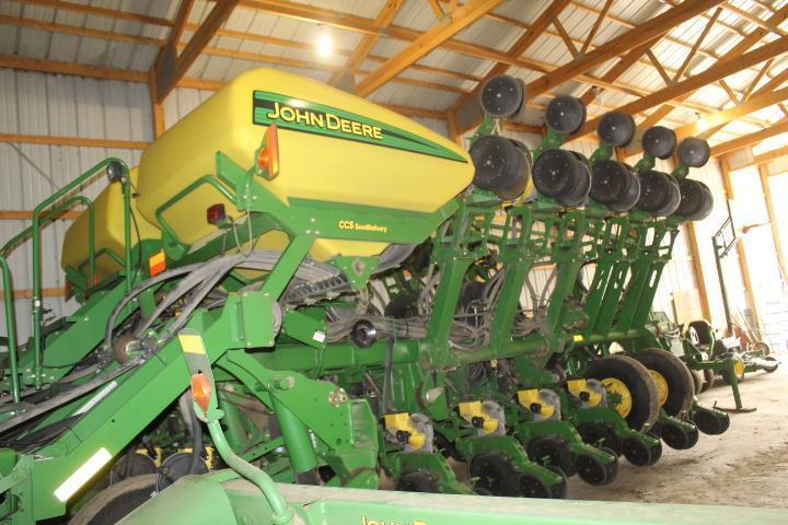 2005 JD 1790 16/31R Planter