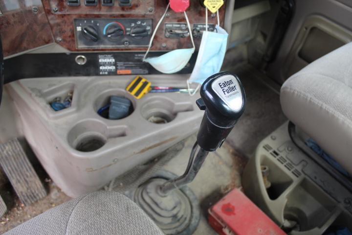 2005 IH 9400 Semi