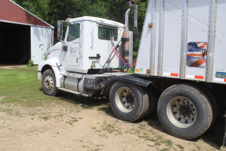 2005 IH 9400 Semi