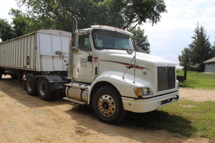 2005 IH 9400 Semi