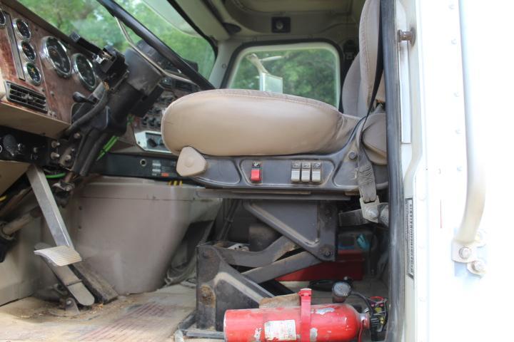 2005 IH 9400 Semi
