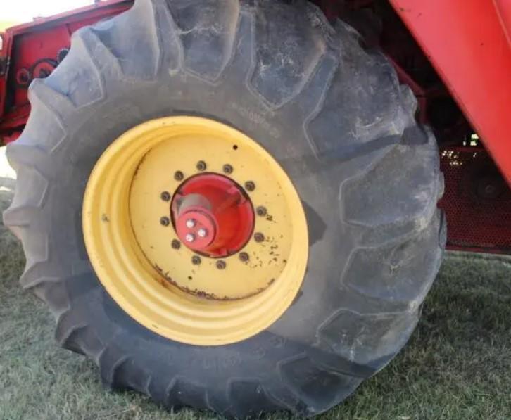 Massey Ferguson 750 Combine w/ Red Cab