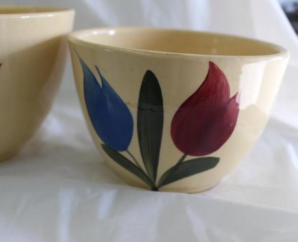 Watt 9 In., 7 1/2 In. & 6 1/2 In. Tulip Pattern Bowls