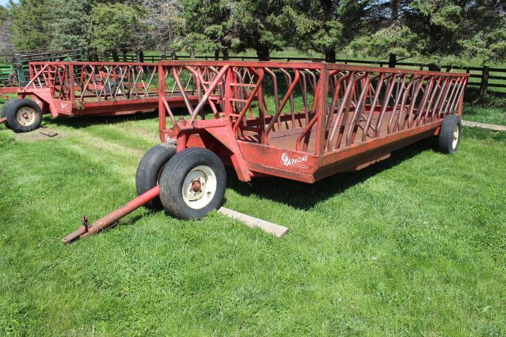 Apache Mdl. WFW20A1 PT Hay Feeders w/Ft. Dolly Wheels