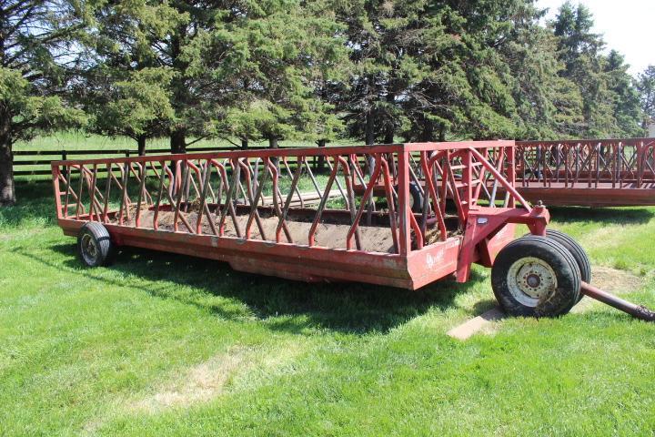 Apache Mdl. WFW20A1 PT Hay Feeders w/Ft. Dolly Wheels