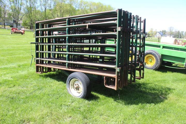 Port. Livestock Corral/Panel Trailer w/Walkgate & 18 Verns Panels