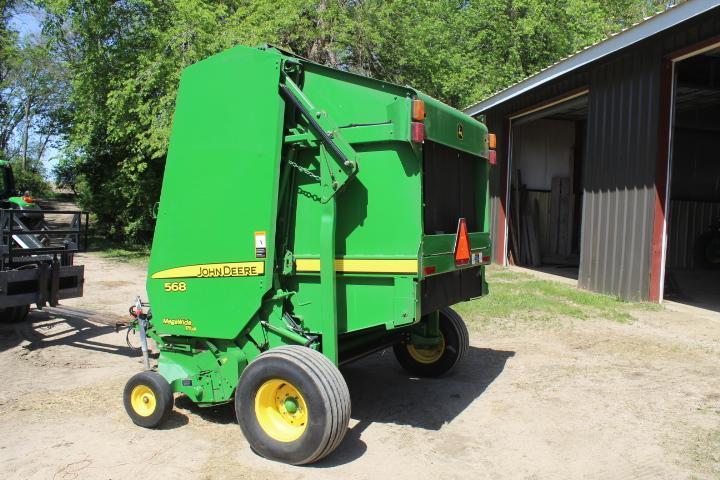 JD 568 Mega Wide Plus Baler w/Twine Tie