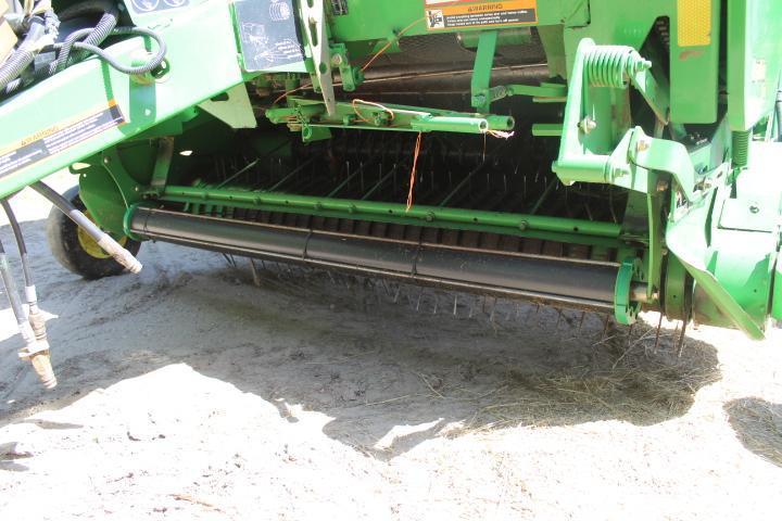 JD 568 Mega Wide Plus Baler w/Twine Tie