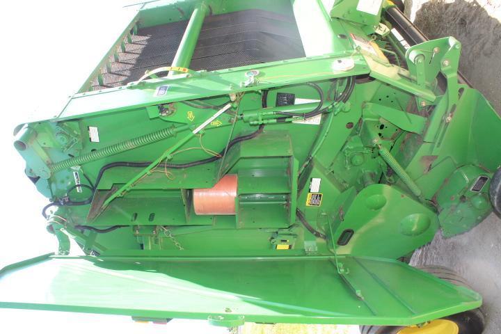 JD 568 Mega Wide Plus Baler w/Twine Tie
