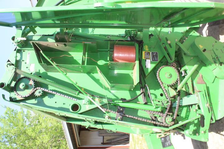 JD 568 Mega Wide Plus Baler w/Twine Tie