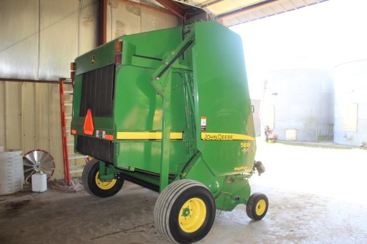 JD 568 Mega Wide Plus Baler w/Twine Tie