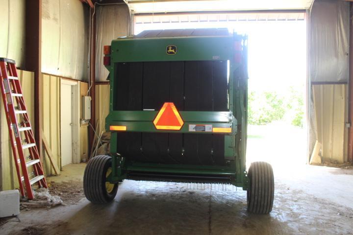 JD 568 Mega Wide Plus Baler w/Twine Tie