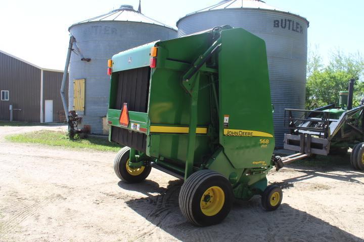 JD 568 Mega Wide Plus Baler w/Twine Tie