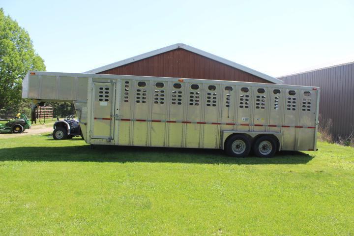 1994 Wilson 7x24 Alum. Livestock Trailer