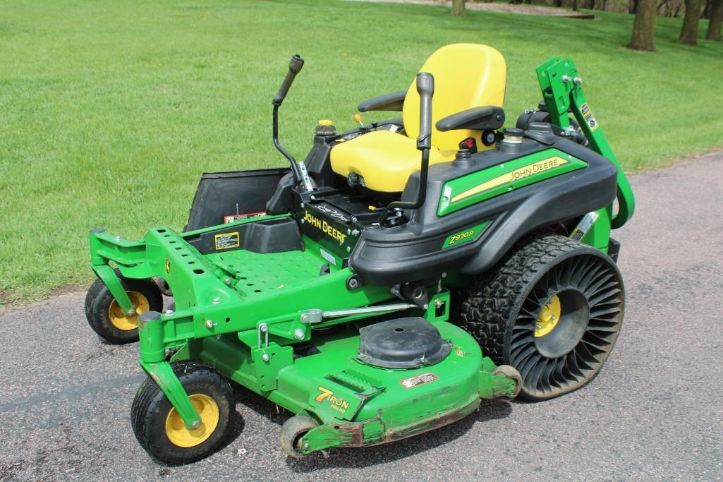 JD Z930R Zero Turn Mower w/Pro 60 In. Deck