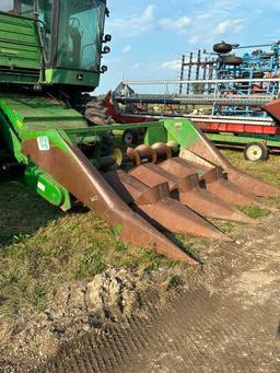 JD 443 4RN Corn Head