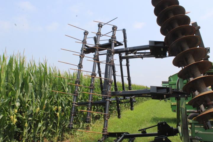 JD 235 Tandem Disc w/summers 3 bar harrow