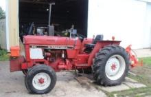IH 584 Tractor
