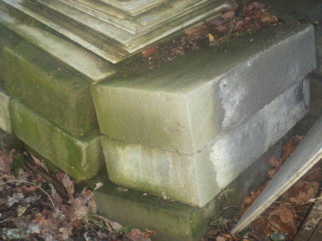 Approx. 65 Insulated Concrete Blocks