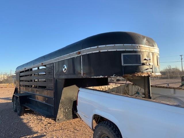 20' Gooseneck Stock Trailer