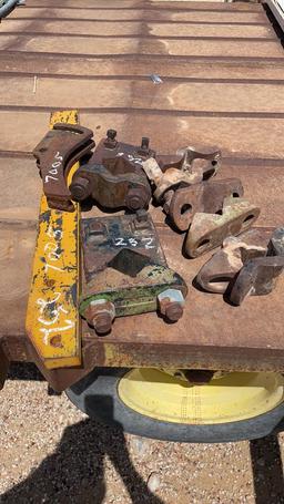 Lot of shanks and clamps